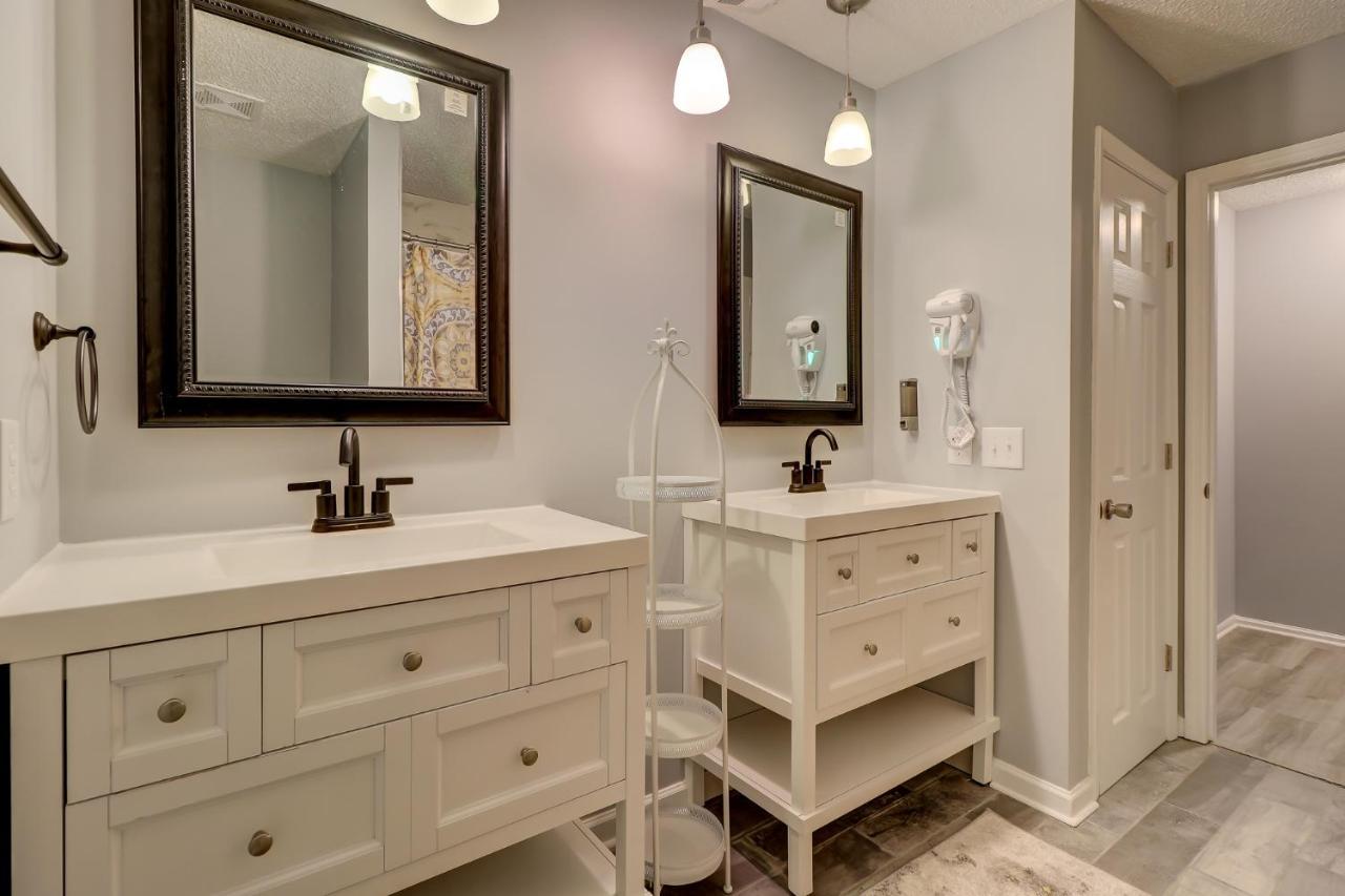 #111 Elaborate Condo Ideal Location 2Brm/2 Parking هيلتون رئيس جزيرة المظهر الخارجي الصورة