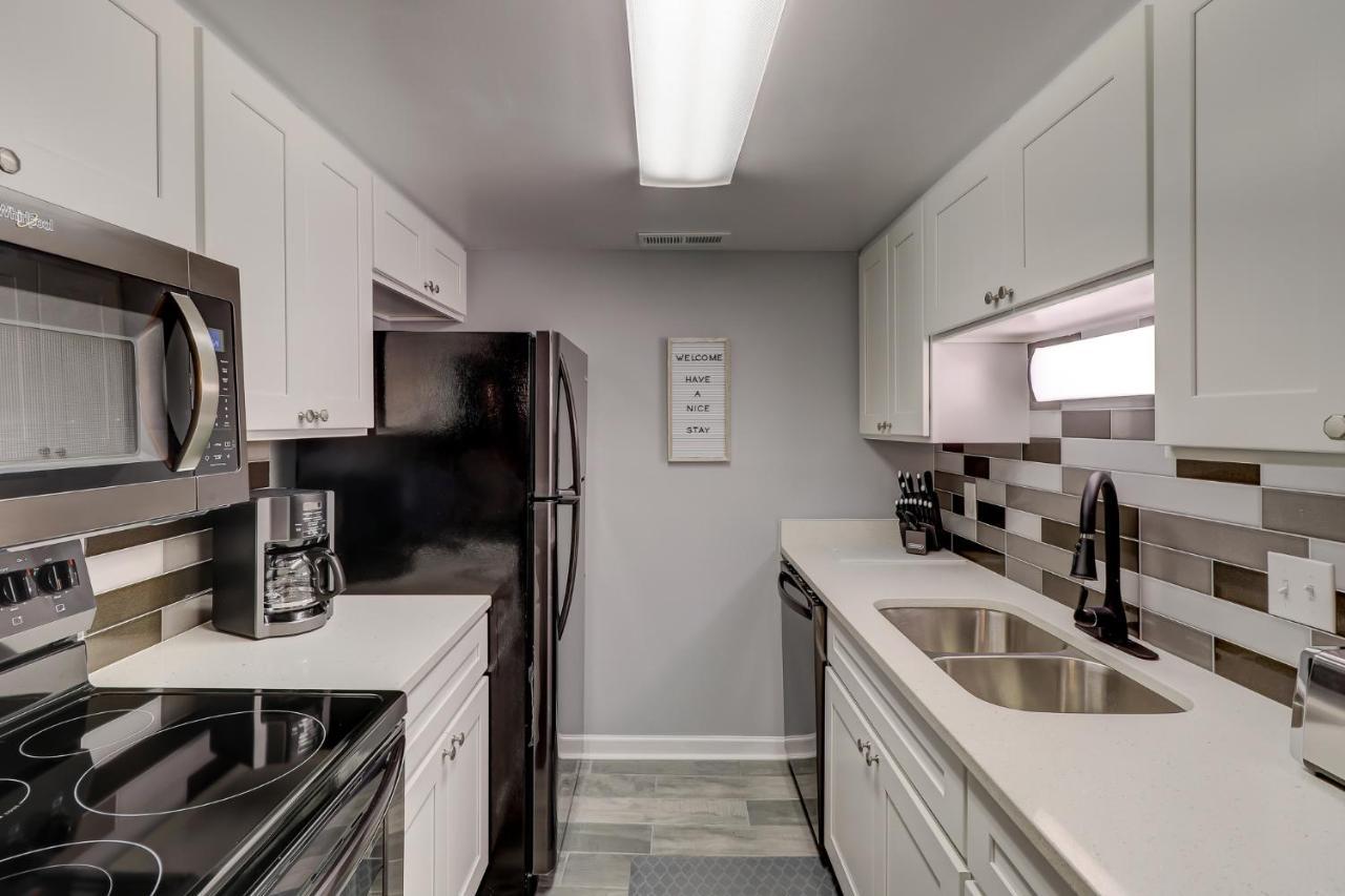 #111 Elaborate Condo Ideal Location 2Brm/2 Parking هيلتون رئيس جزيرة المظهر الخارجي الصورة