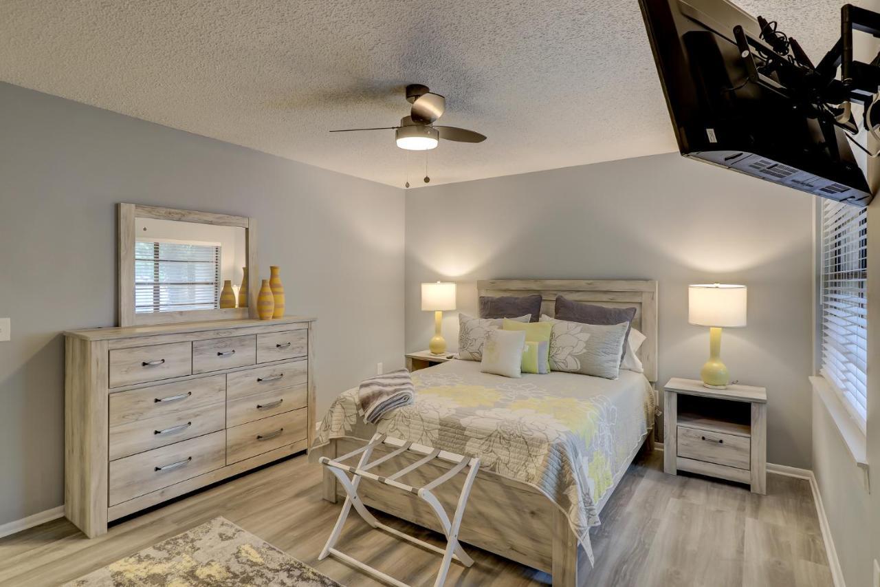 #111 Elaborate Condo Ideal Location 2Brm/2 Parking هيلتون رئيس جزيرة المظهر الخارجي الصورة