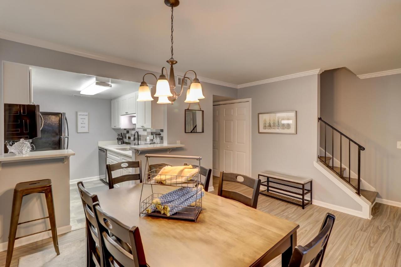 #111 Elaborate Condo Ideal Location 2Brm/2 Parking هيلتون رئيس جزيرة المظهر الخارجي الصورة